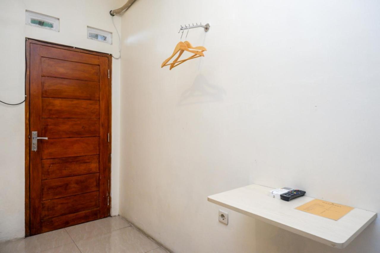 Reddoorz At Mahameru Residence Yogyakarta Kejayan Exterior photo