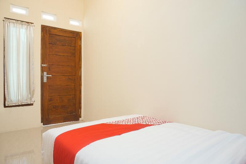 Reddoorz At Mahameru Residence Yogyakarta Kejayan Exterior photo